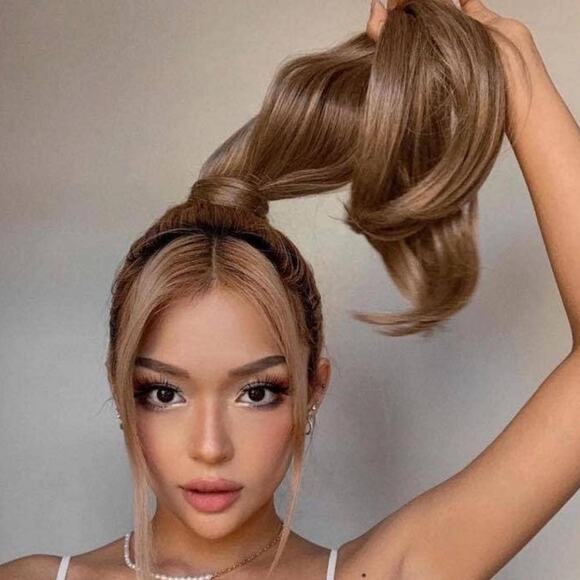 Liane-ash Blonde | 18” ponytail | hair extensions | new never opened main image 11